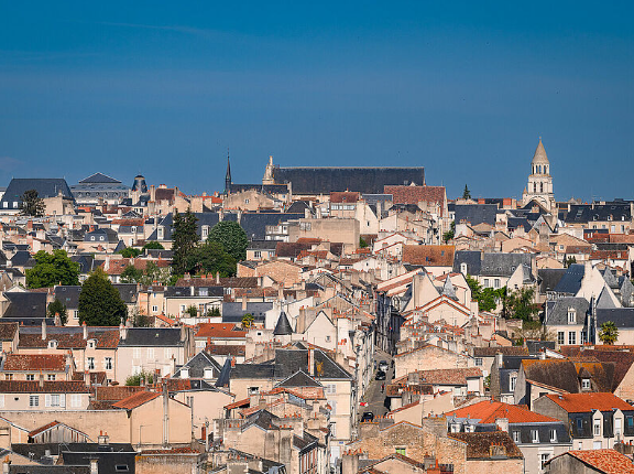 Transporteur Poitiers : obtenez un devis de transport transparent 🚀